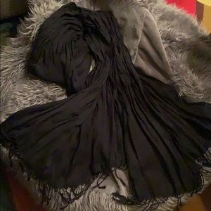 GAP Accessories - Black GAP Scarf 🧣 w/ fringe. NWT. GAP Accessories - Black GAP Scarf 🧣 w/ fringe. NWT.